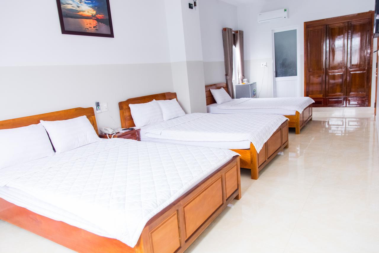 Hoang Thinh Hotel Kon Tum Exterior photo